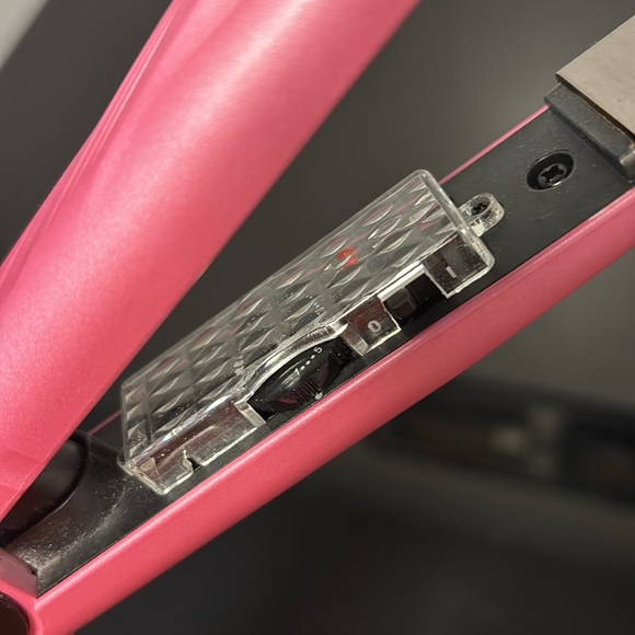 Pink hair straightener - Picture 4 of 4